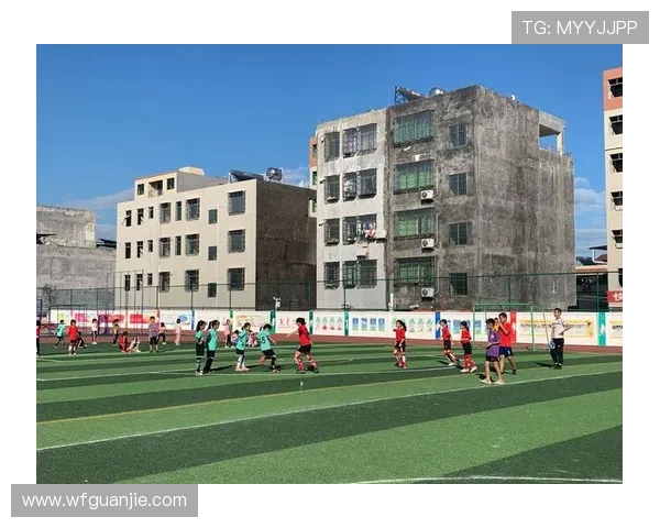 彩铅绘制足球明星全景图解让你领略绿茵场上的传奇风采 彩铅绘制足球明星全景图解让你领略绿茵场上的传奇风采