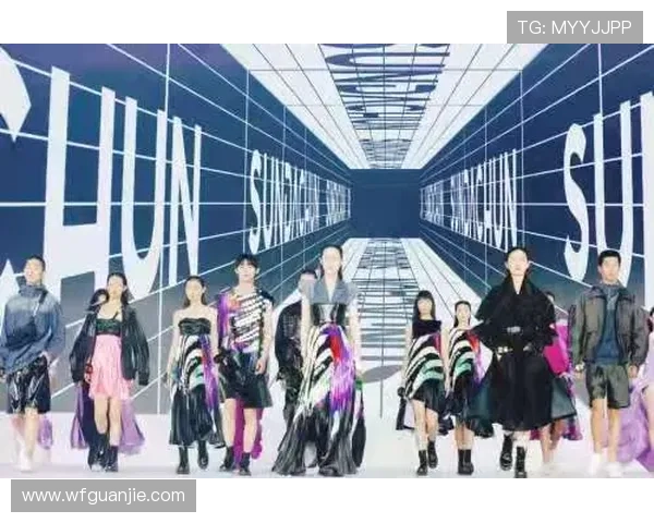 足球明星跨世代同框合影展现青春与传奇的完美交融