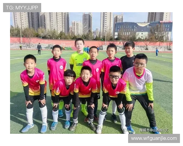 带雄风采的足球明星们如何在绿茵场上展现魅力与实力 带雄风采的足球明星们如何在绿茵场上展现魅力与实力